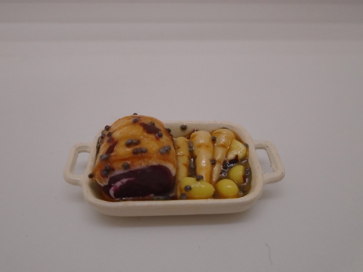 ROASTING PAN WITH JOINT,PARSNIPS AND POTATOES