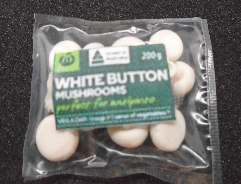 PACK OF WHITE MUSHROOMS