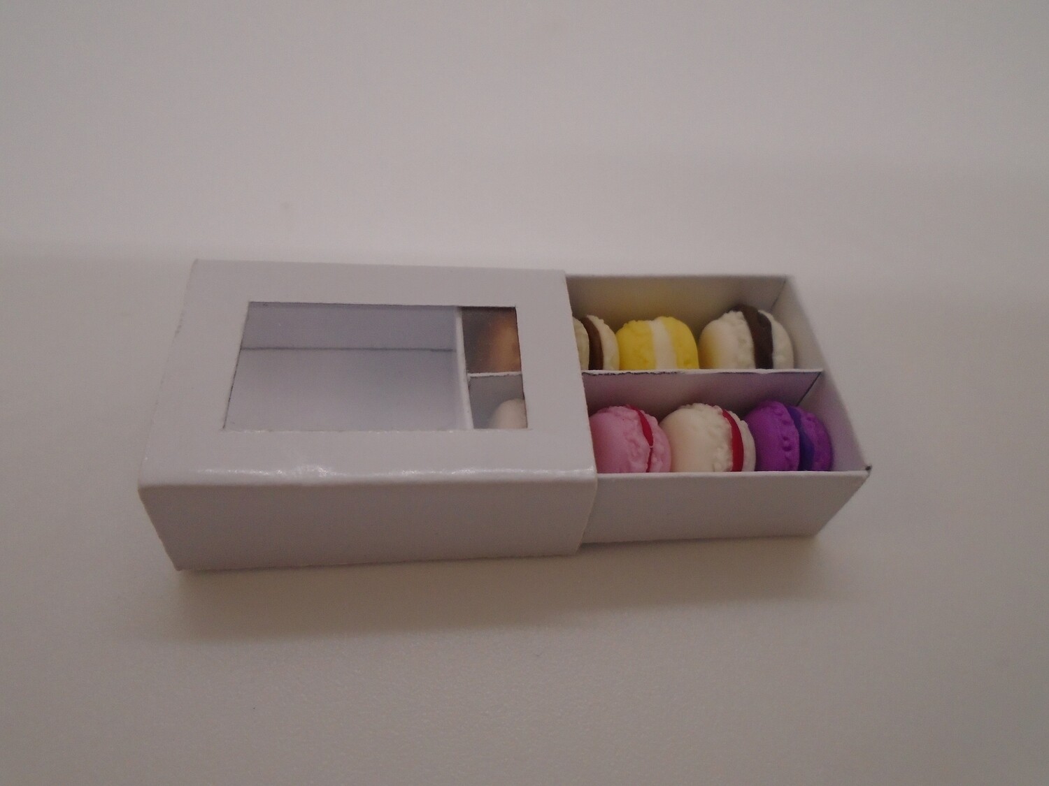 BOX OF MACAROONS