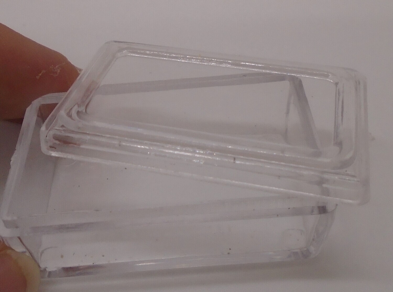 CLEAR CONTAINER  WITH LID