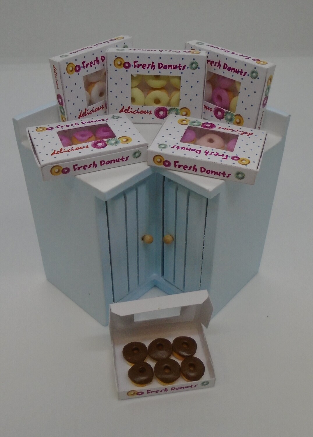 OPENING BOX OF 6 ICED DONUTS