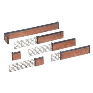 Graham Farish 42-107 Red Brick Walls and Gates