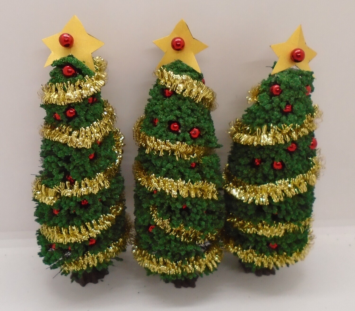 DECORATED CHRISTMAS TREE