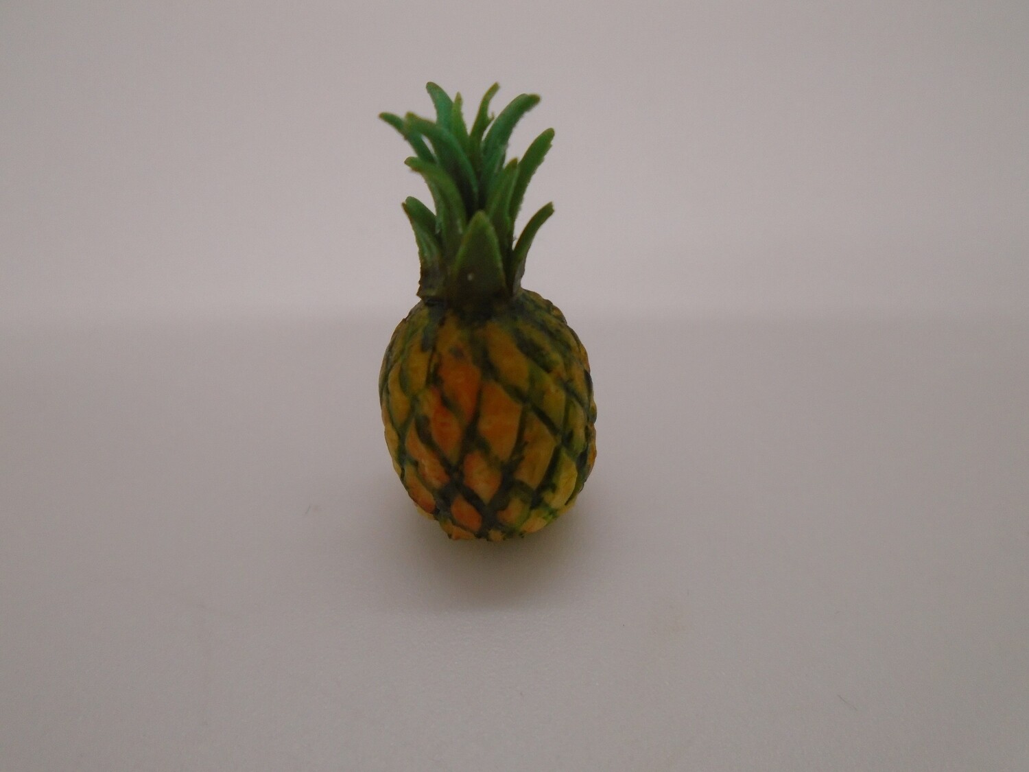 WHOLE PINEAPPLE