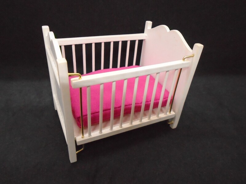 WHITE DROP DOWN SIDE COT