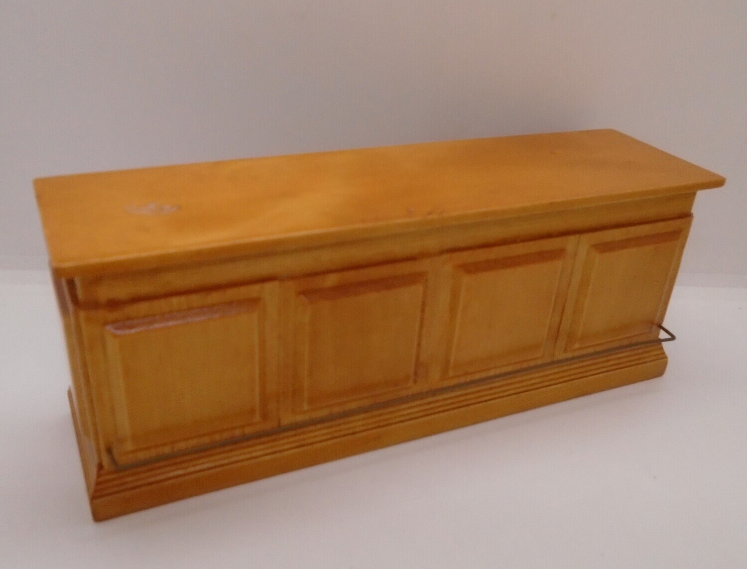 PANELLED BAR COUNTER WITH FOOT REST