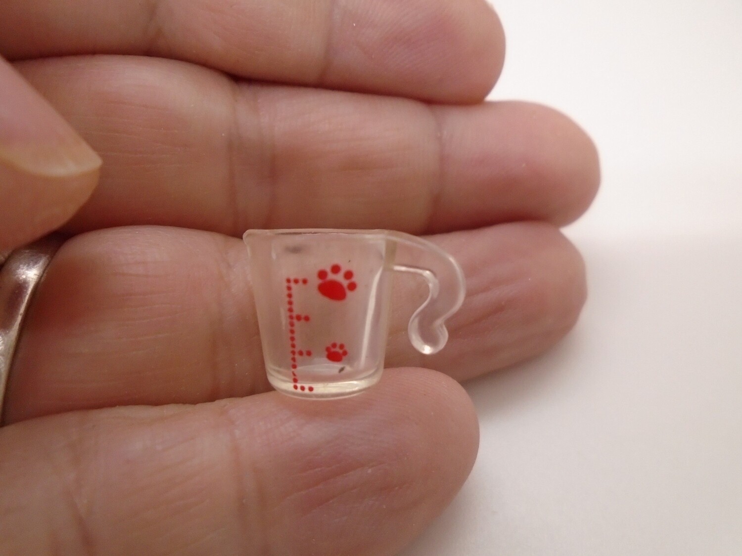GLASS STYLE MEASURING JUG