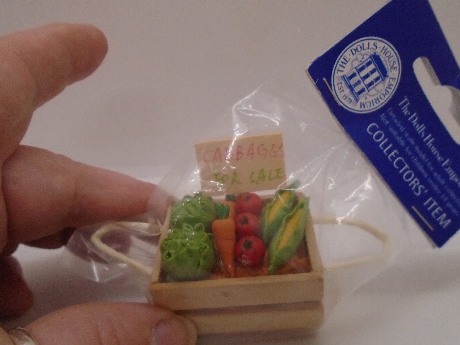 CRATE OF VEG WITH SALE BOARD