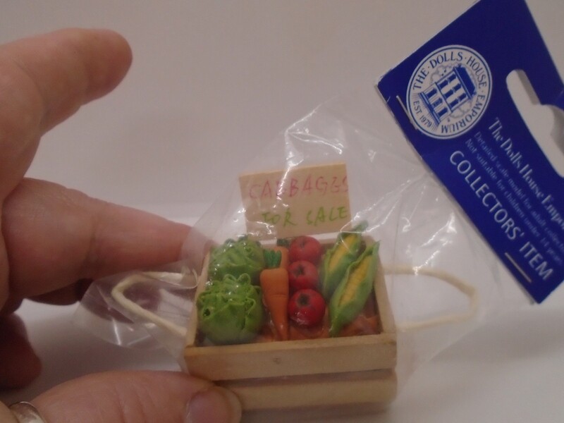CRATE OF VEG WITH SALE BOARD