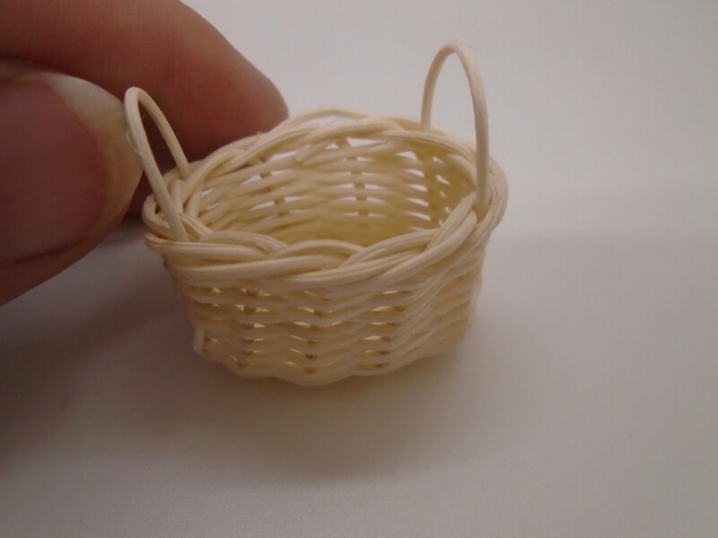 WICKER BASKET WITH 2 HANDLES