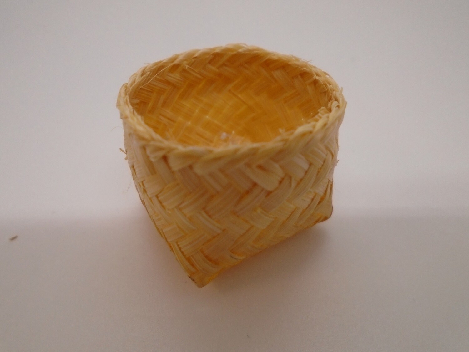 SMALL STORAGE BASKET