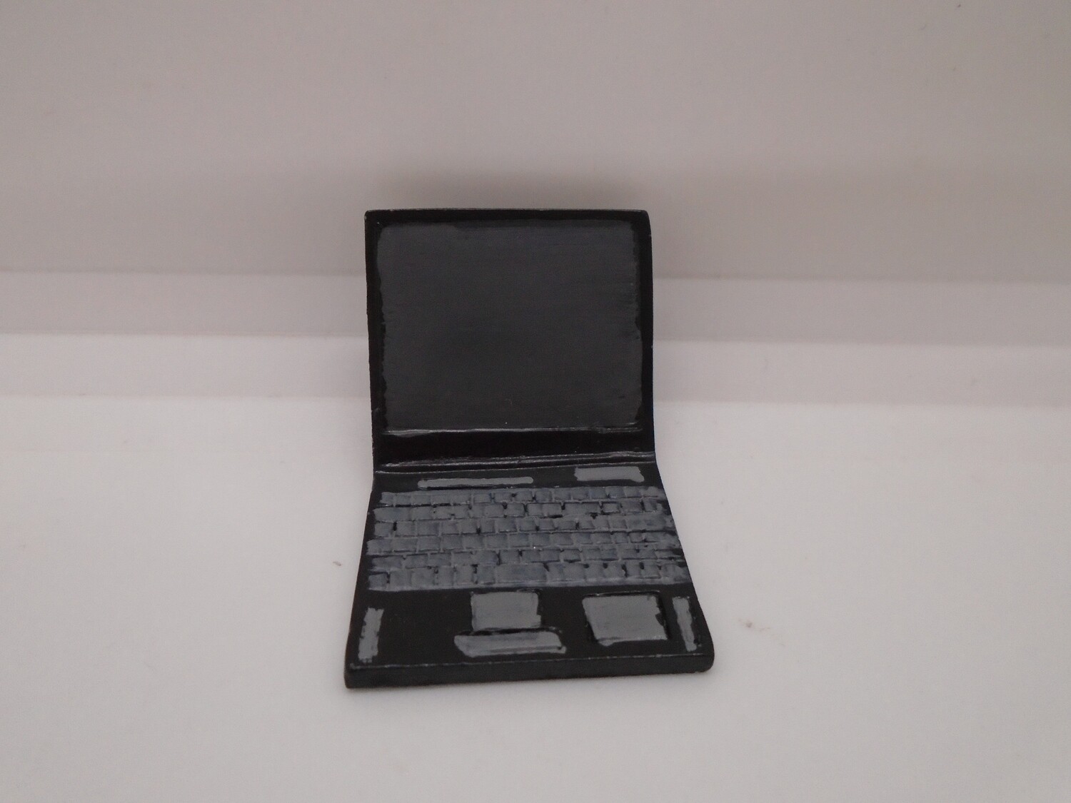 FIXED POSITION LAPTOP