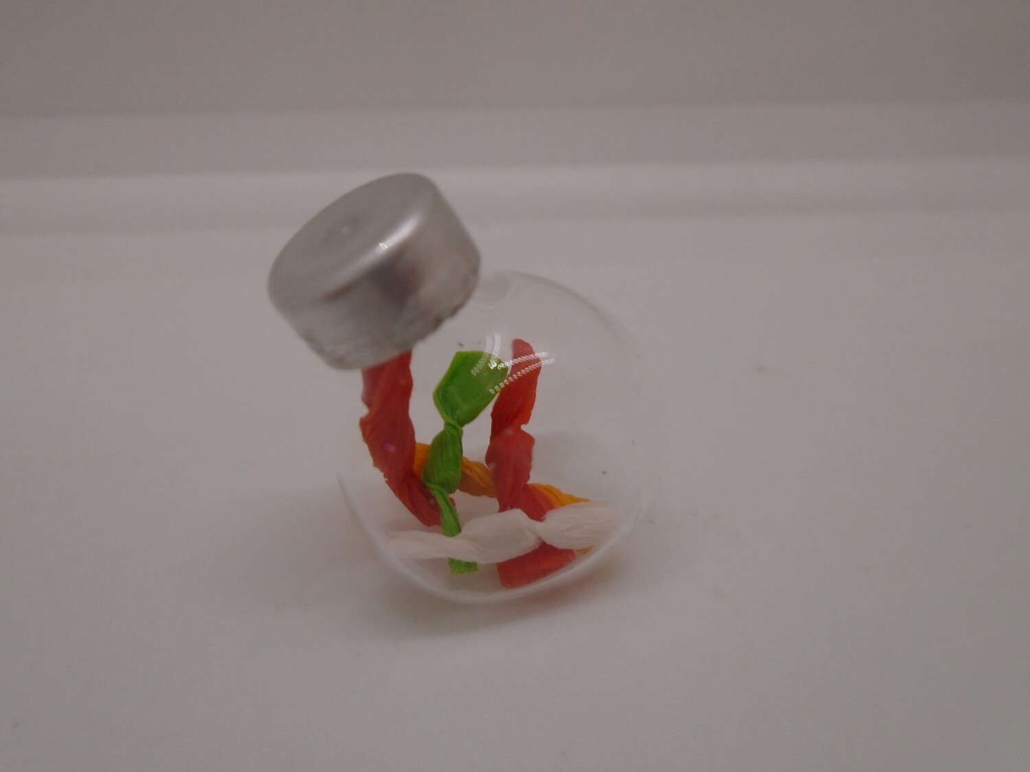 WRAPPED SWEETS IN GLASS JAR