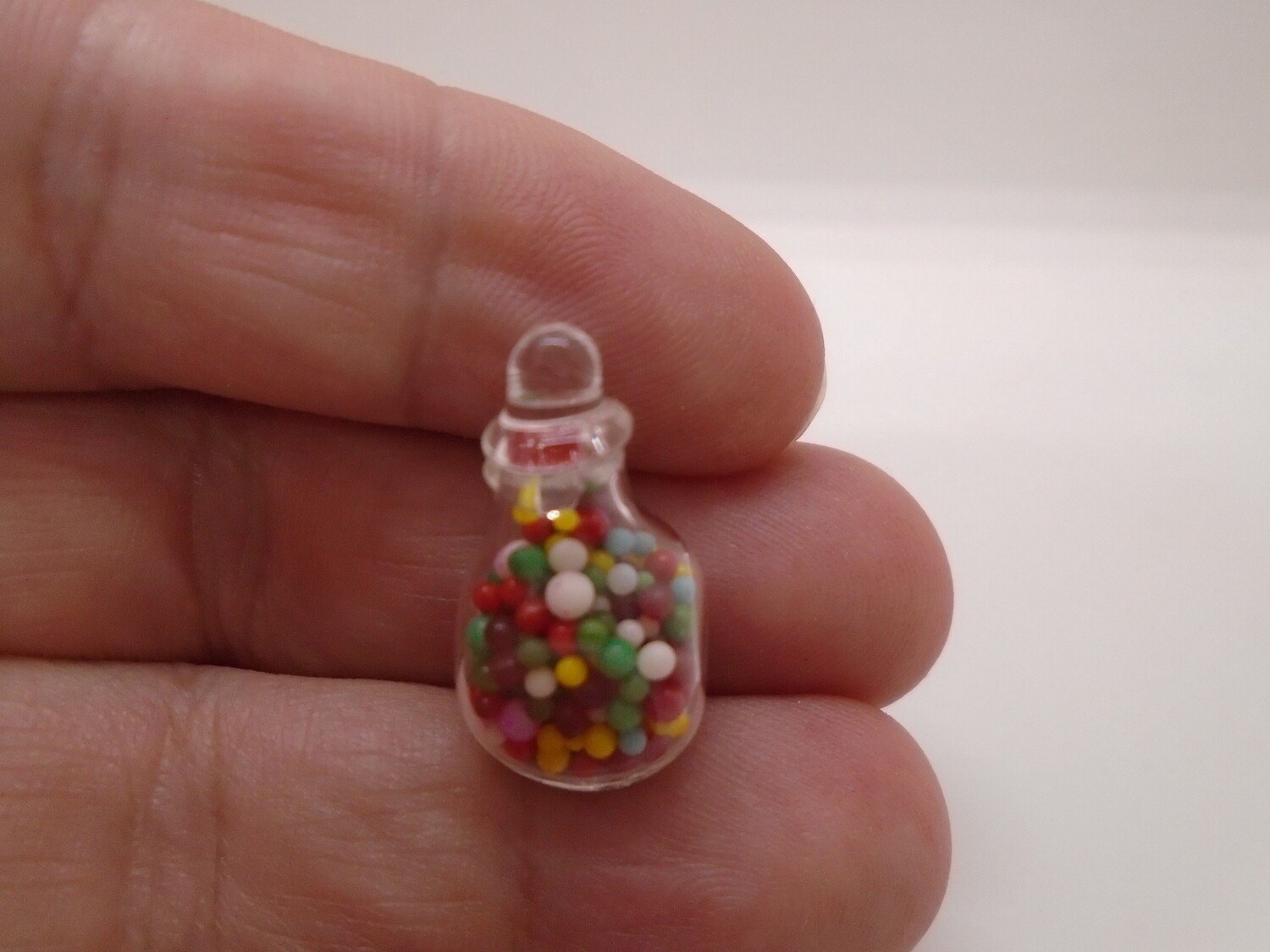 GLASS CONTAINER OF SWEETS