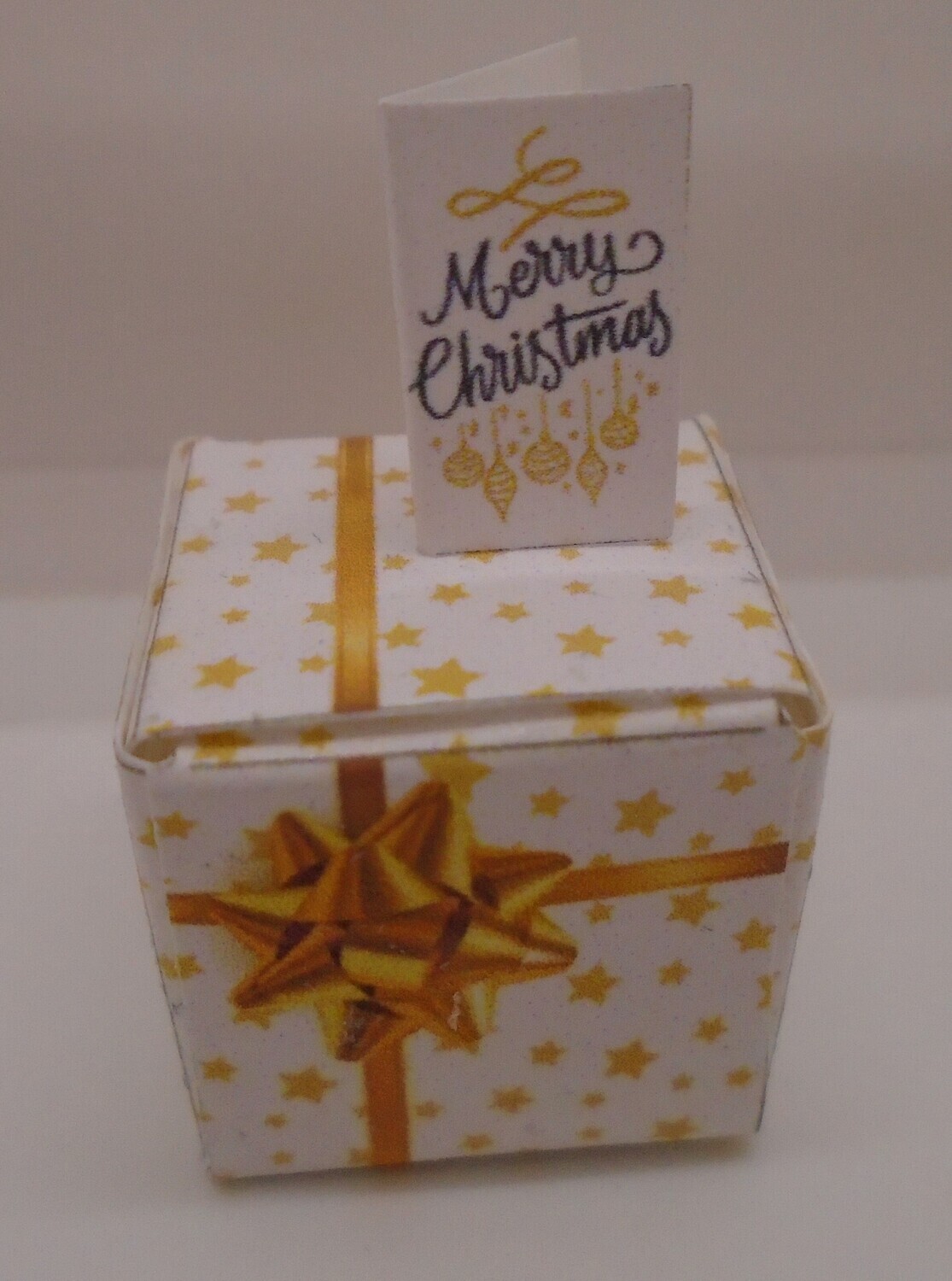 PRESENT WITH MATCHING GIFT TAG
