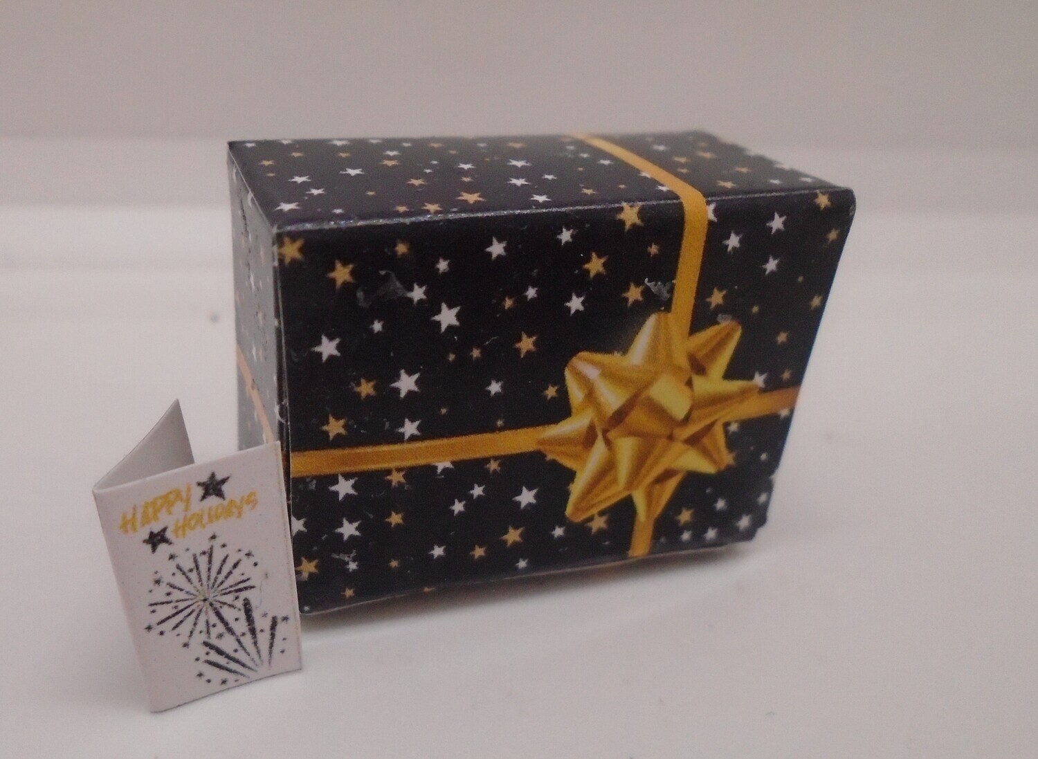 PRESENT WITH MATCHING GIFT TAG