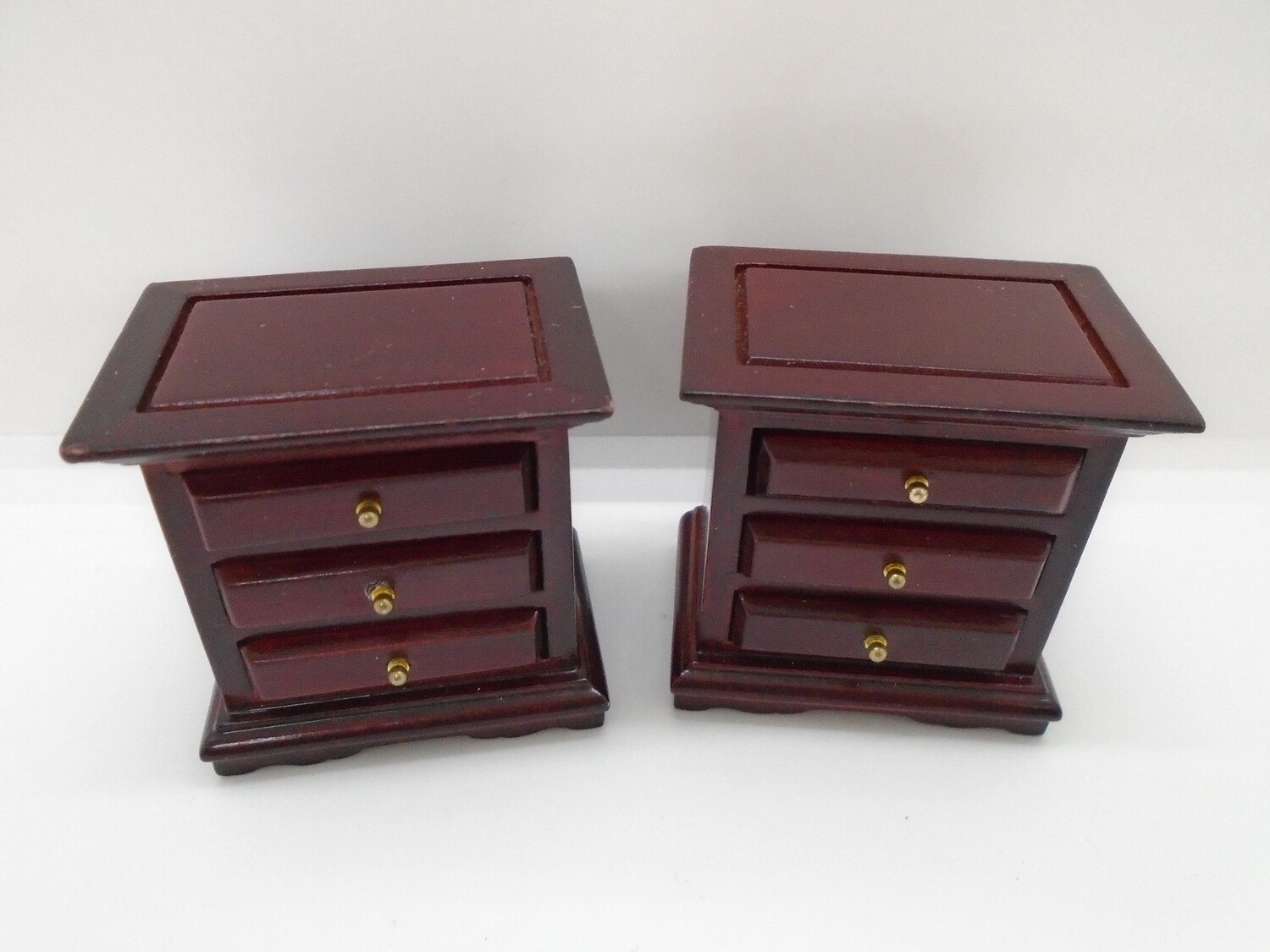 SET OF 2 DRWAER CABINETS