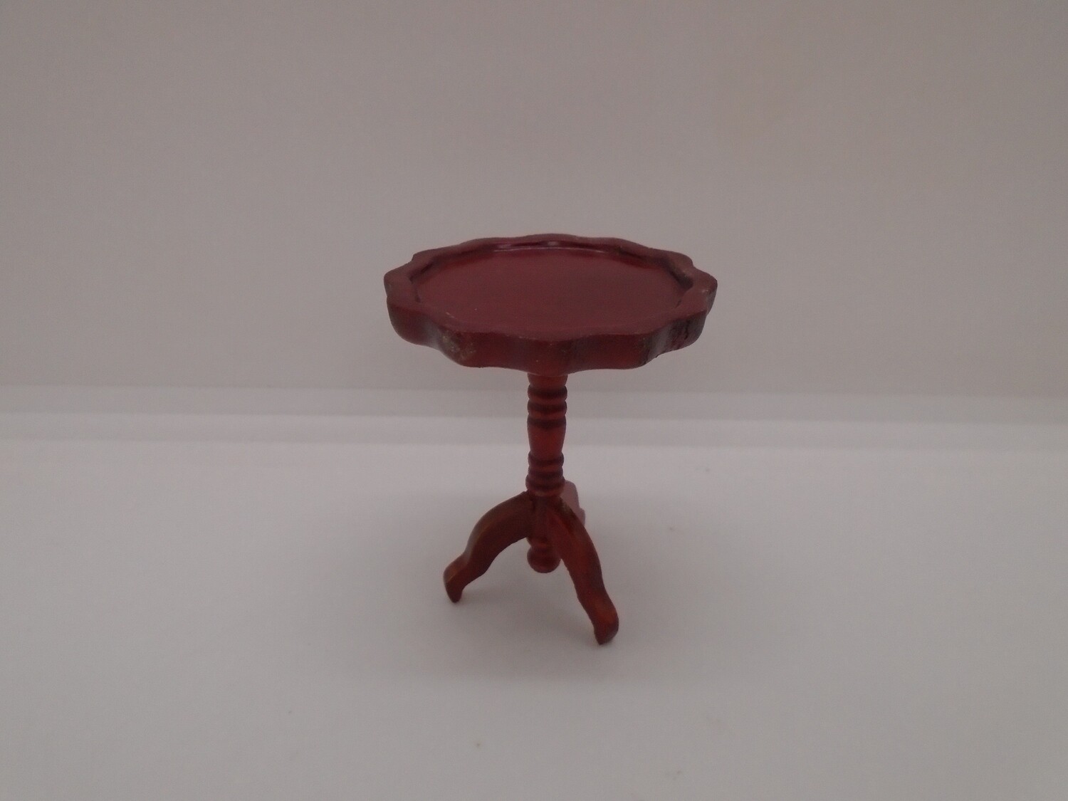 ROUND FLUTED OCCASIONAL/DRINKS TABLE