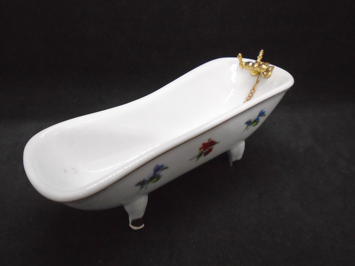 CHINA BATH WITH FLORAL PATTERN