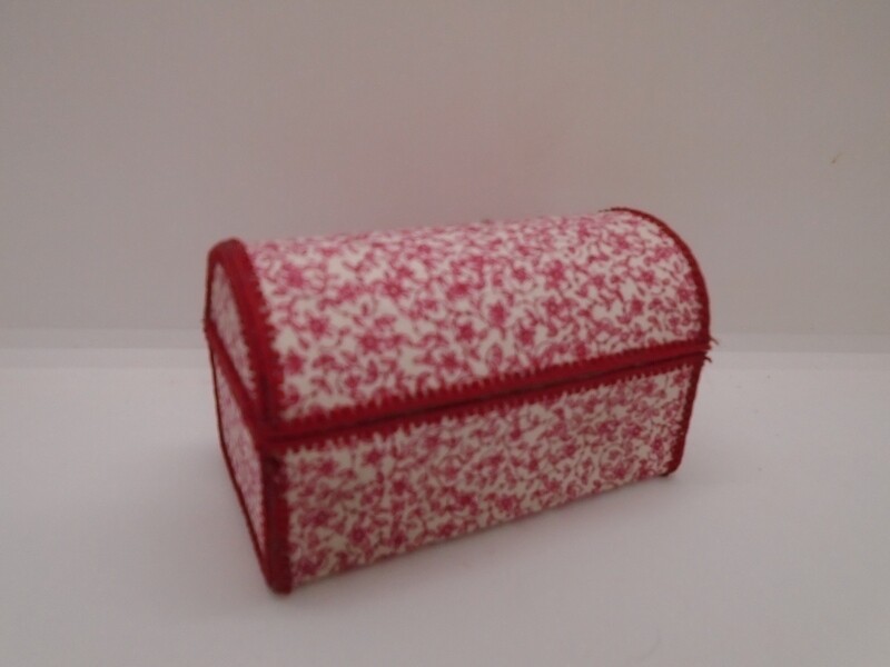 LARGE FABRIC COVERED TRUNK