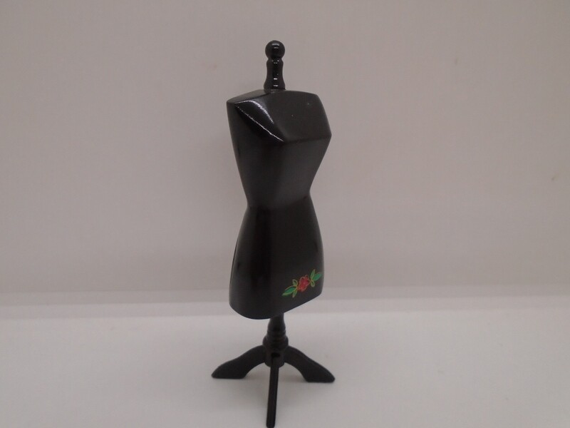 BLACK  WOODEN MANNEQUIN