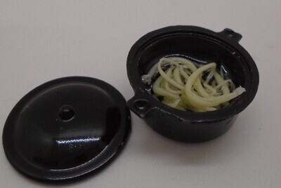 PAN OF PASTA WITH LID