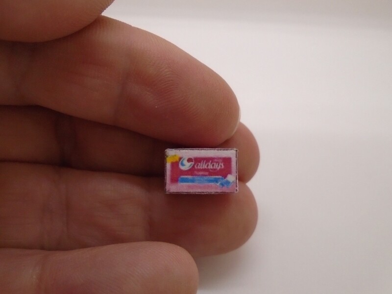 SANITARY PRODUCT PACKET