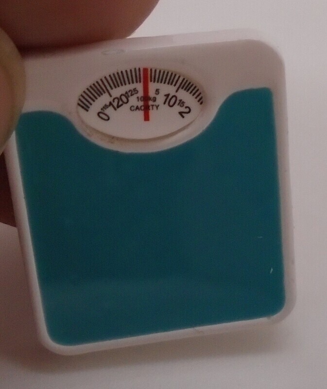 METAL BATHROOM SCALES