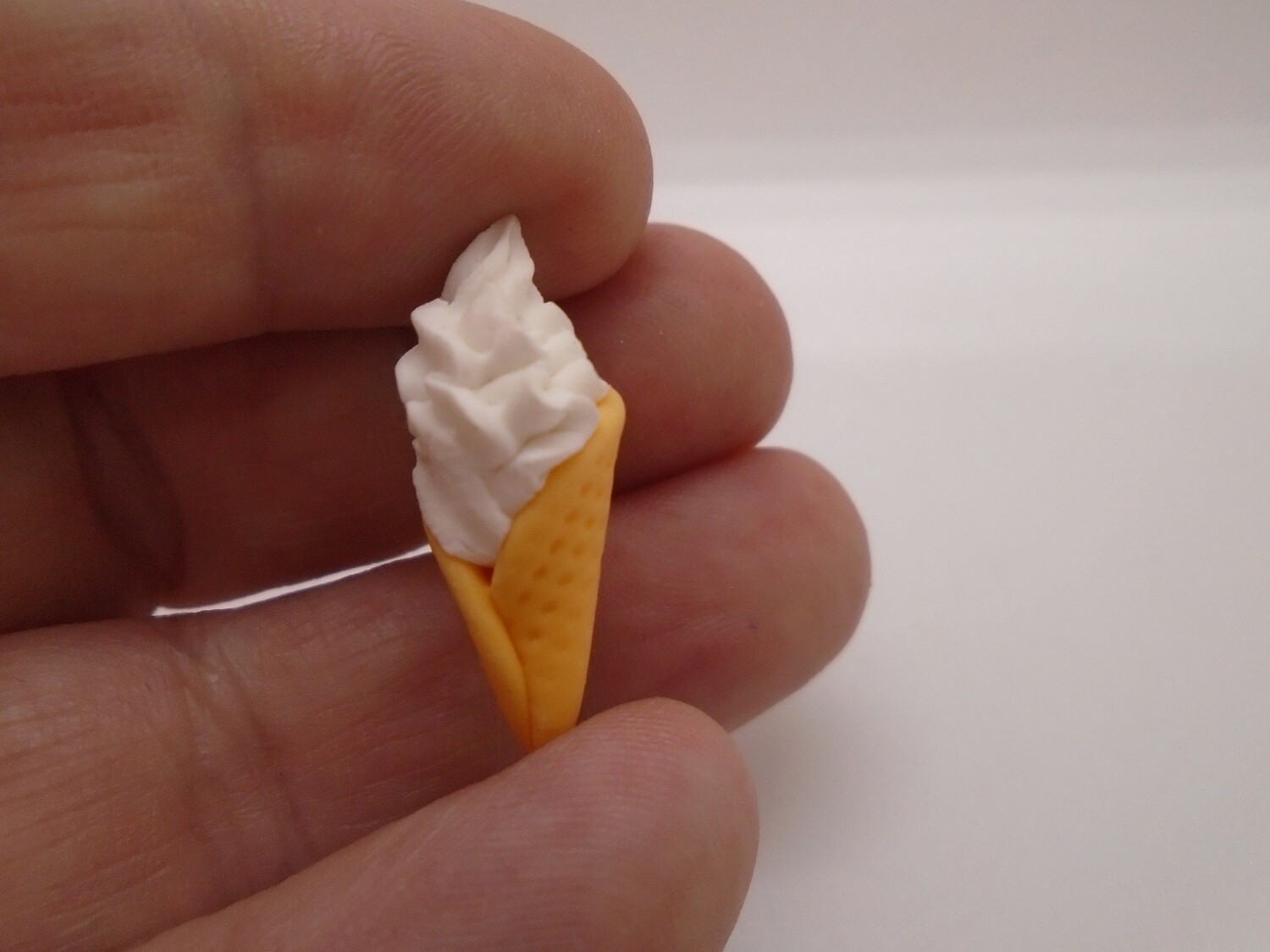 VANILLA ICE CREAM WAFFLE CONE