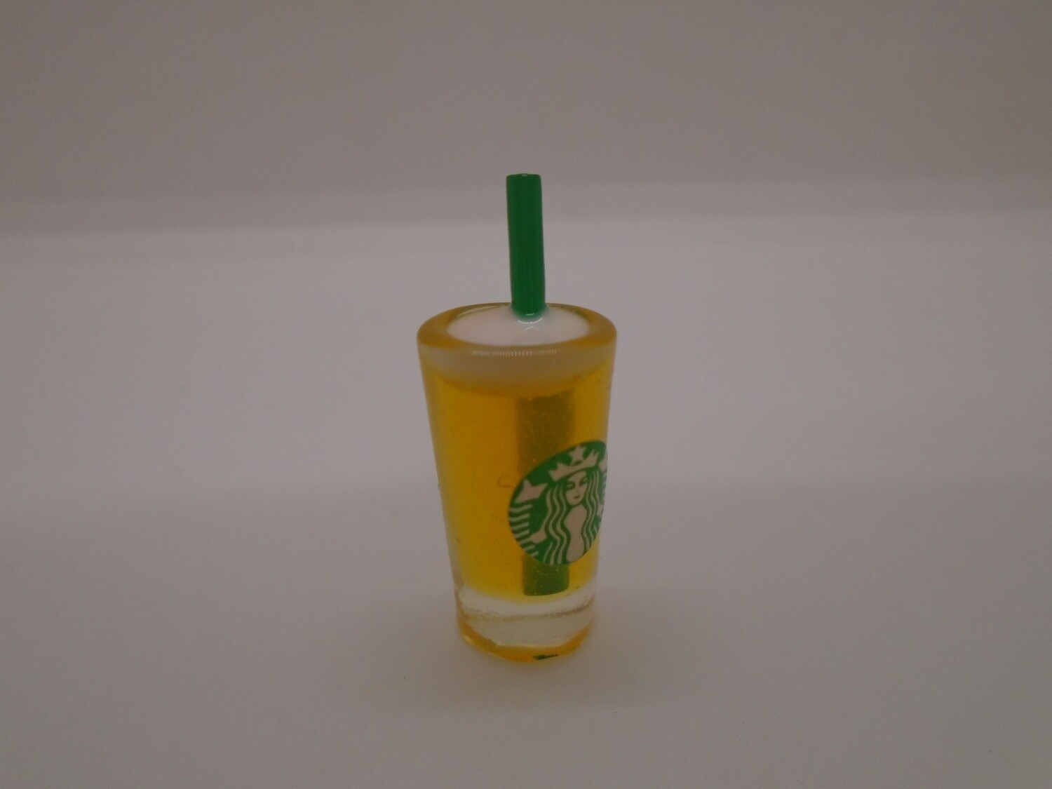 STARBUCKS DRINK WITH STRAW