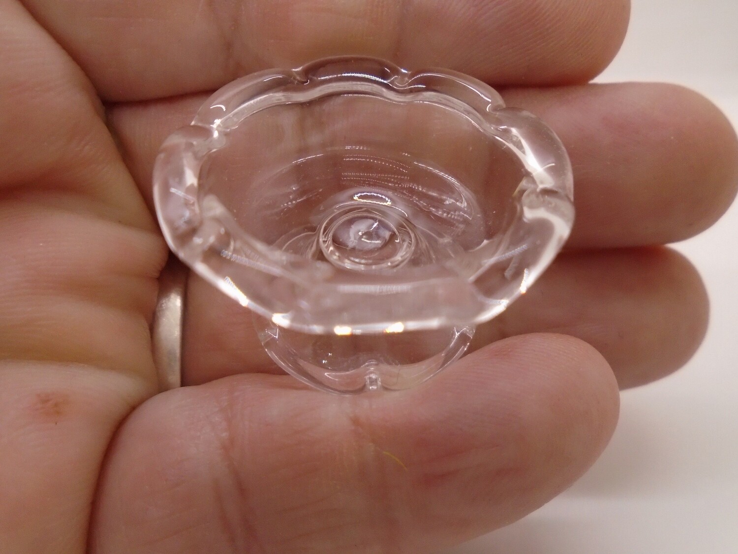 GLASS CAKE STAND