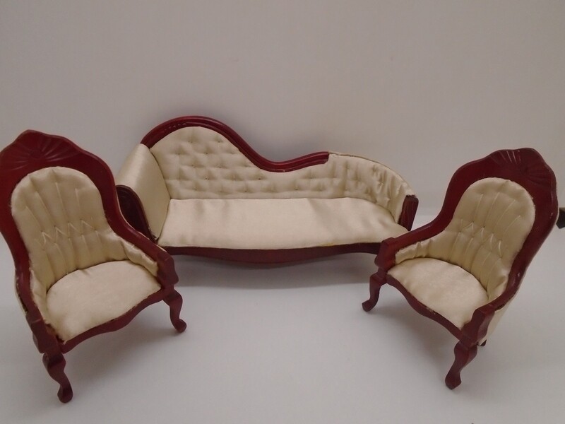 CHAISE LONGUE AND 2 ARMCHAIRS IN CREAM SILK AND MAHOGANY(PARLOUR SET)