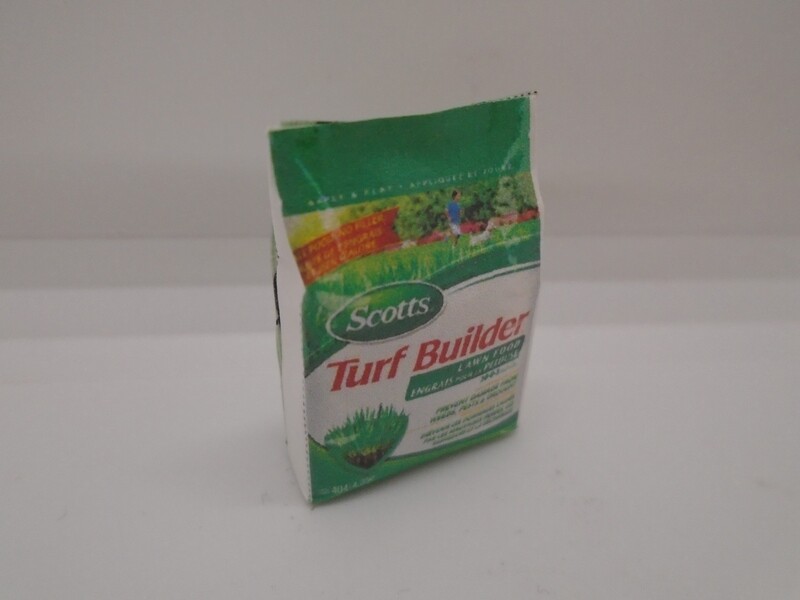 PACKET OF TURF BUILDER