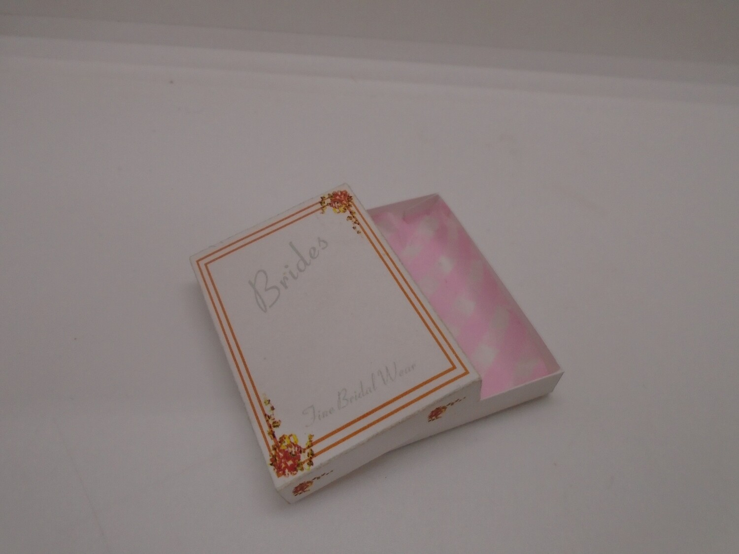 OPENING WEDDING DRESS BOX WITH TISSUE PAPAER