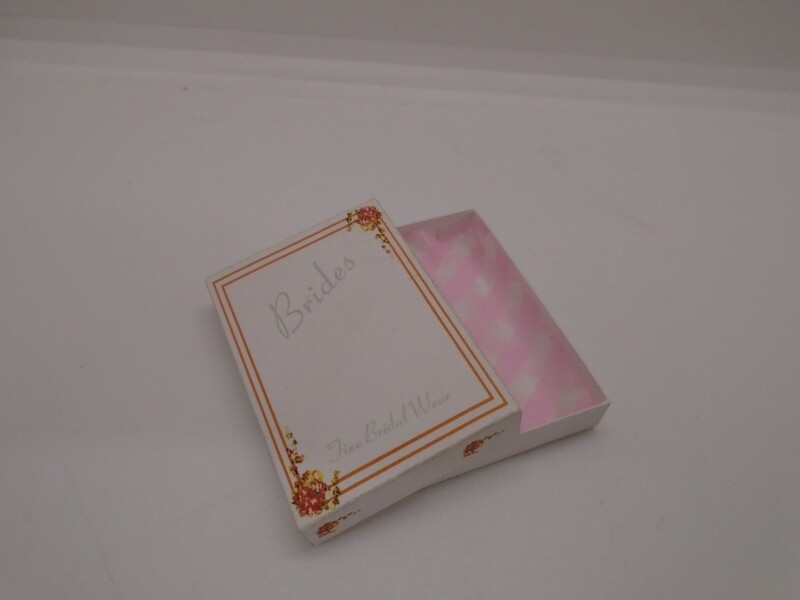 OPENING WEDDING DRESS BOX WITH TISSUE PAPAER