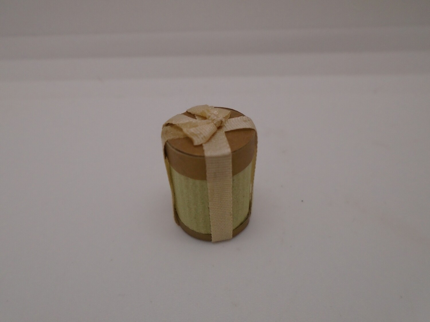 SMALL PRESENT