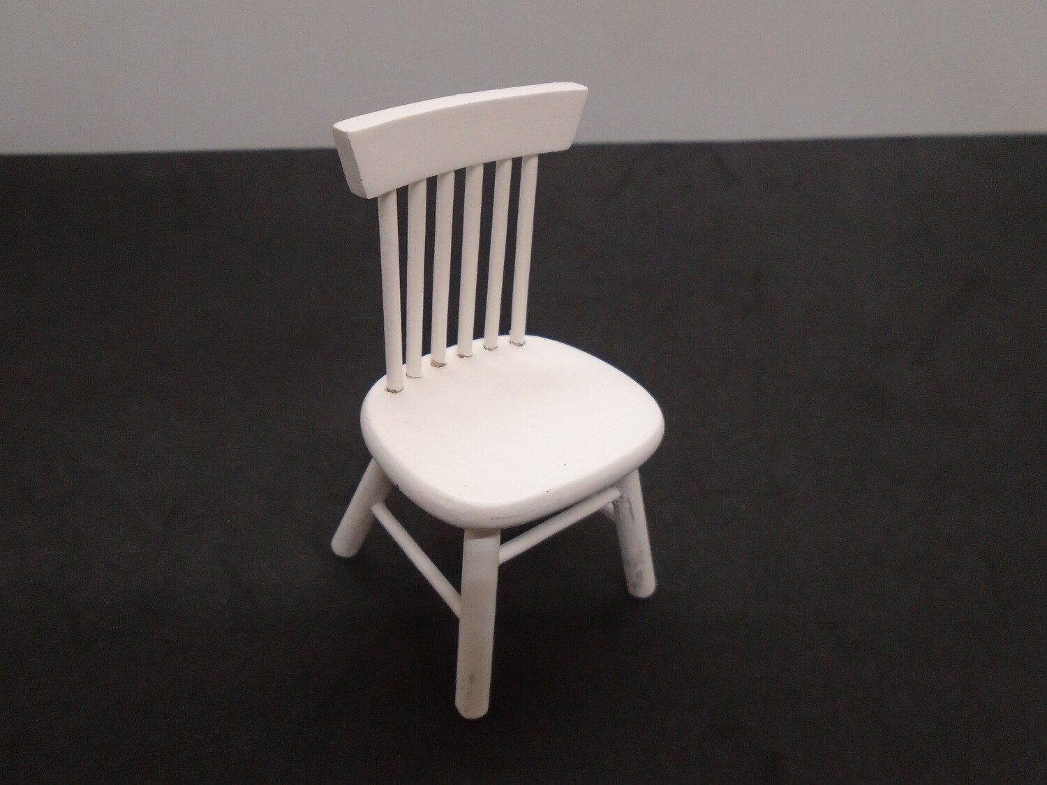 WHITE KITCHEN CHAIR