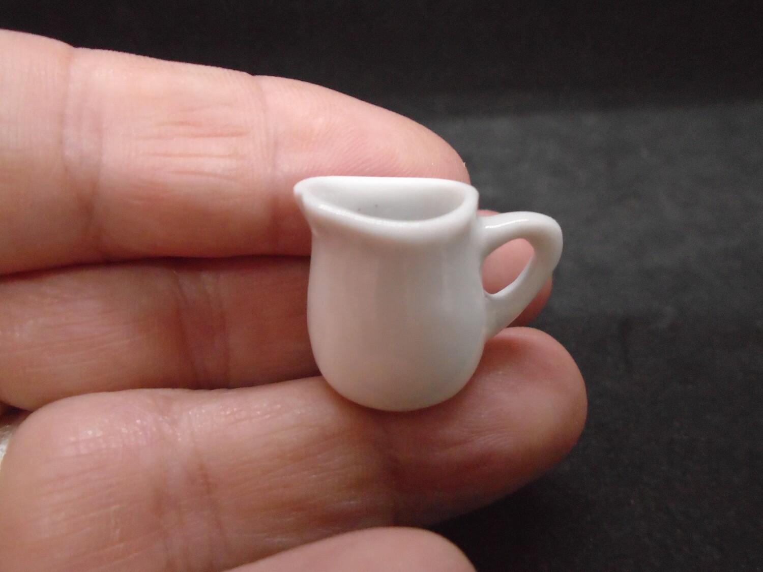 LARGE WHITE CERAMIC JUG