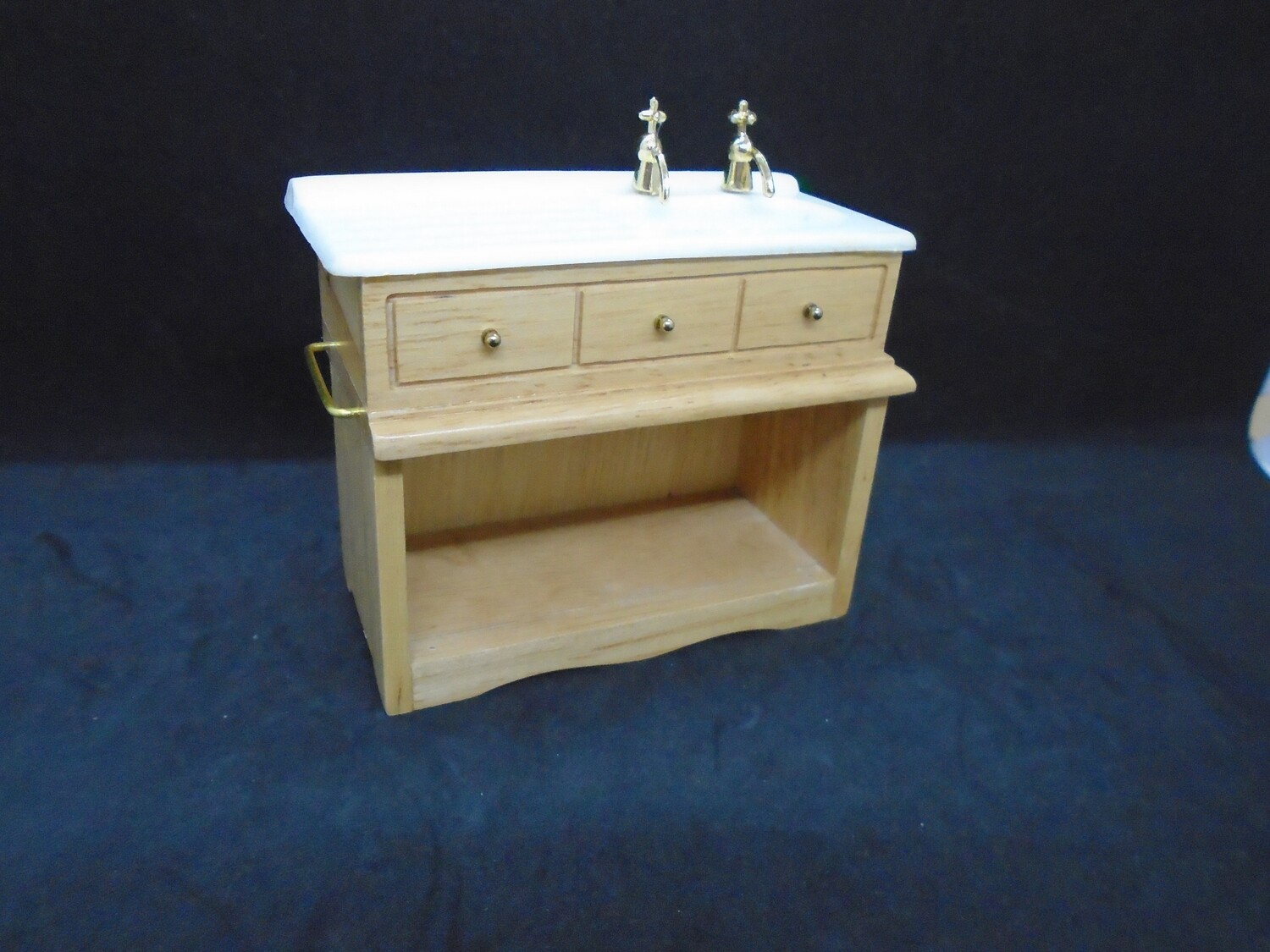 KITCHEN/LAUNDRY SINK WITH SPACE UNDERNEATH