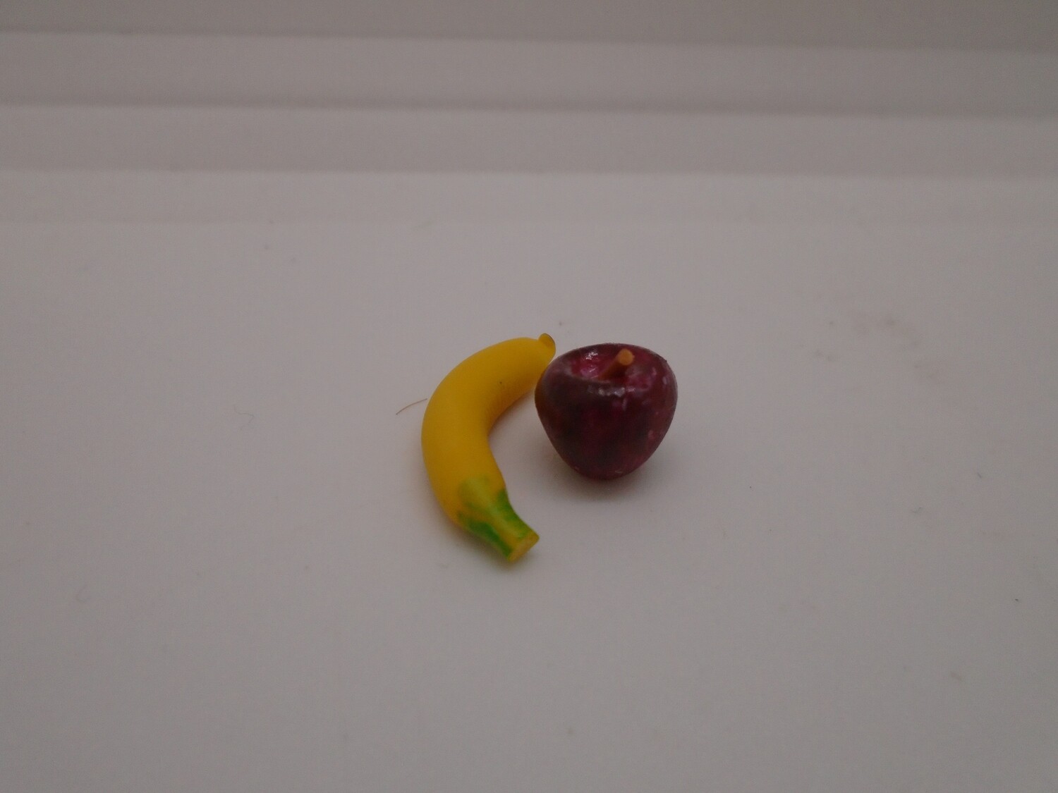 APPLE AND BANANA