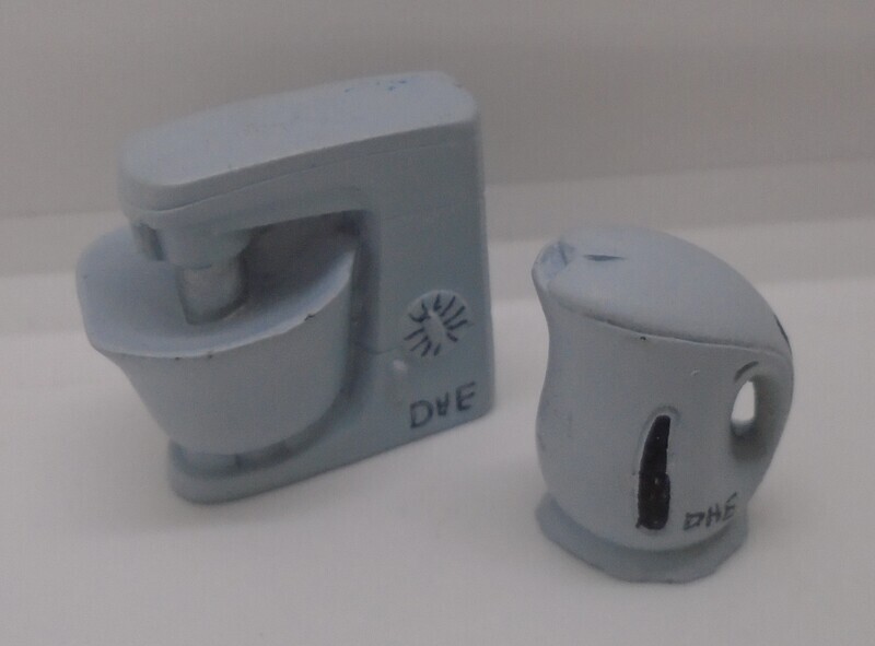 MIXER AND KETTLE IN LIGHT BLUE