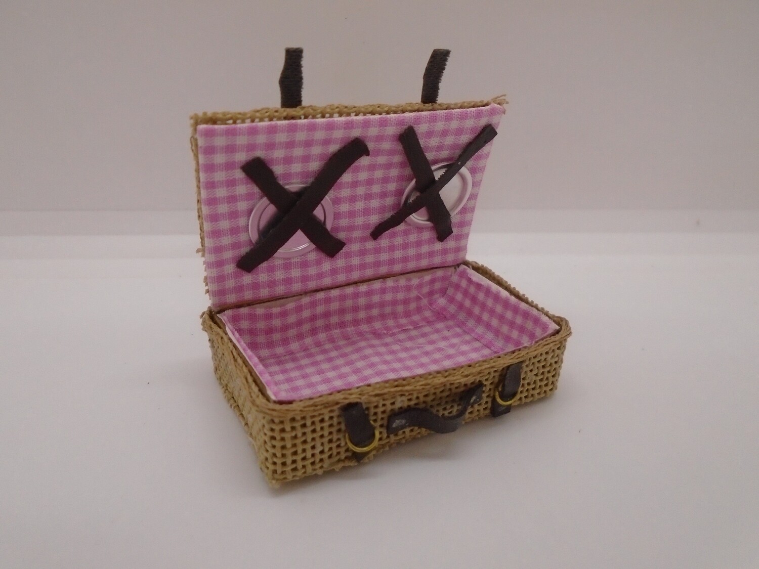 LINED PICNIC HAMPER BASKET