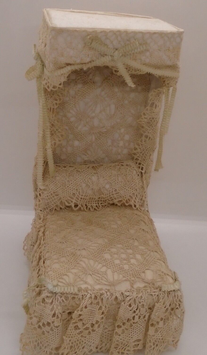 CREAM BED