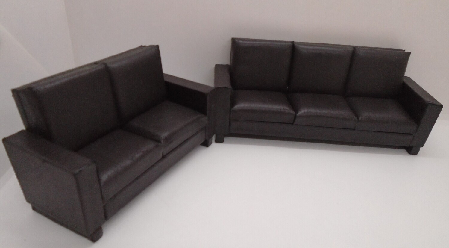 BROWN WORN LEATHER LOOK 3 SEATER AND 2 SEATER SOFA SET