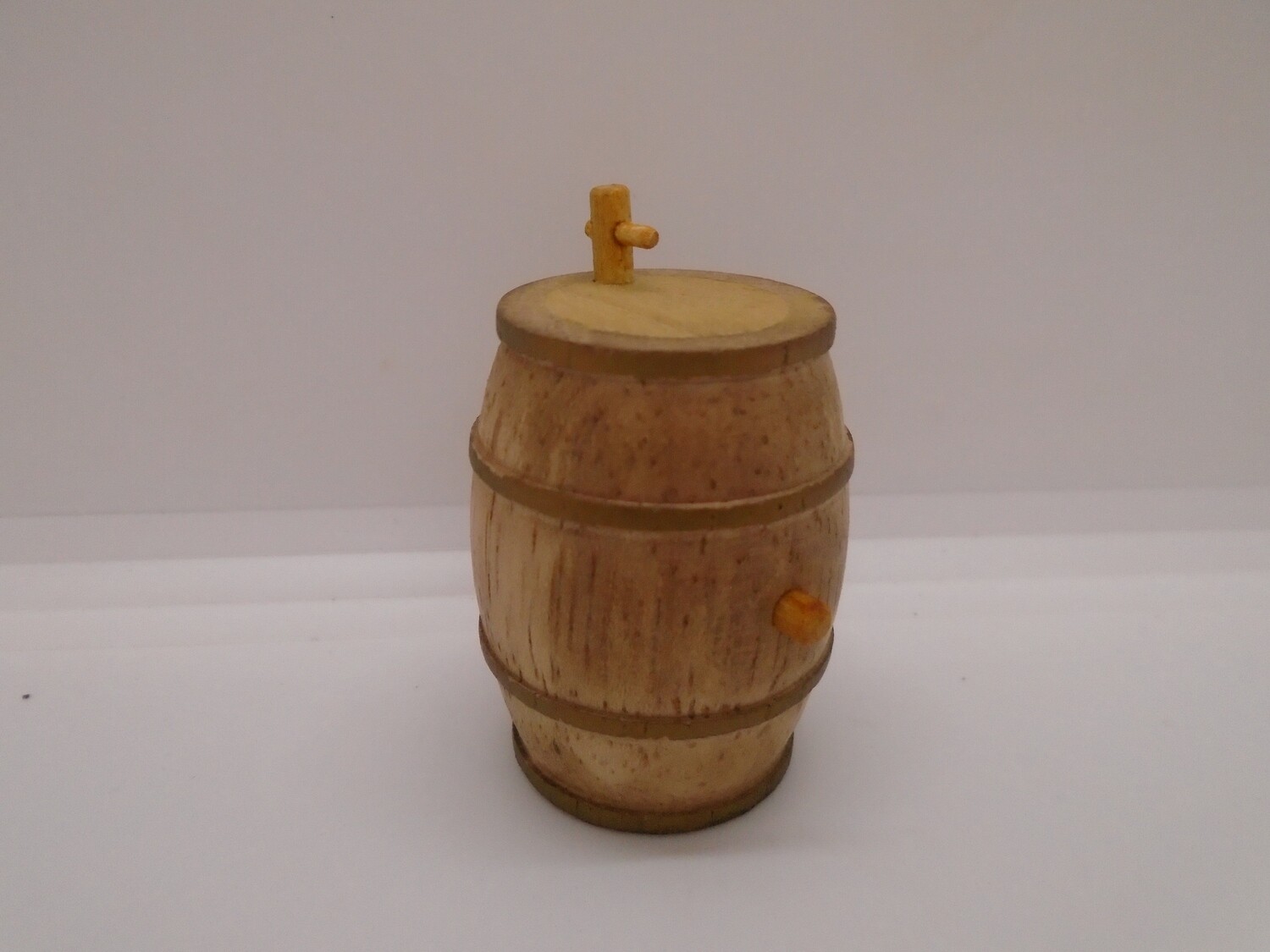 BARREL KEG WITH TAP