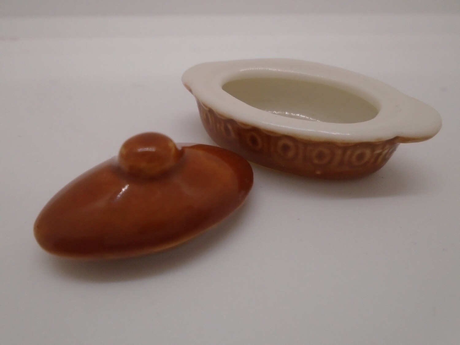 OVAL OVEN DISH WITH LID