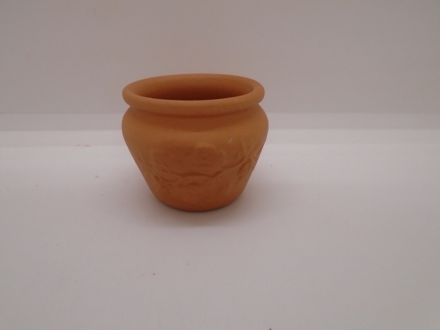 LARGE TERRACOTTA GRAPE DESIGN POT