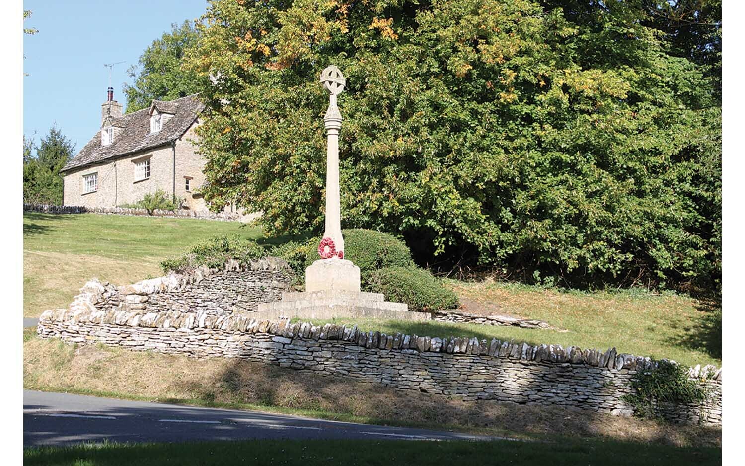 Hornby R7339 War Memorial