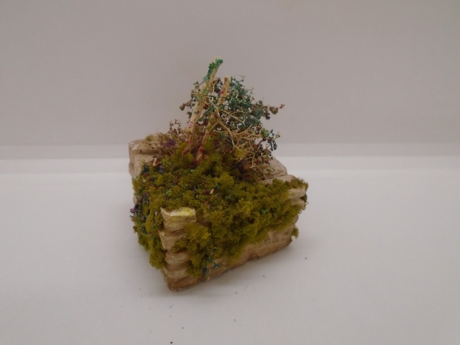 WEATHERED SQUARE STONE PLANTER