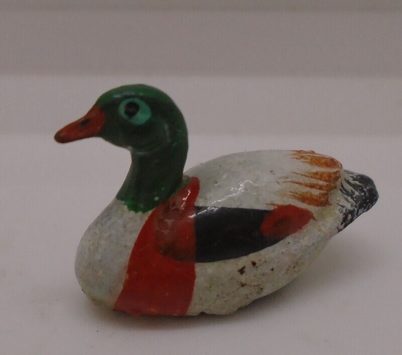 SITTING DUCK/DECOY DUCK